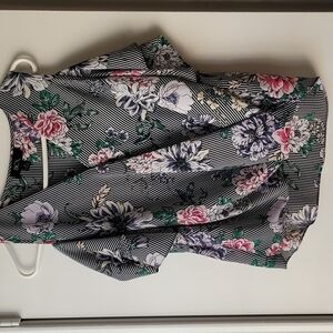 BCX Floral Stripe Top Size Medium